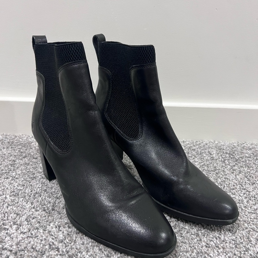 Born Black Genuine Leather Donella Chelsea Boots Block Heel Women’s Size US 9